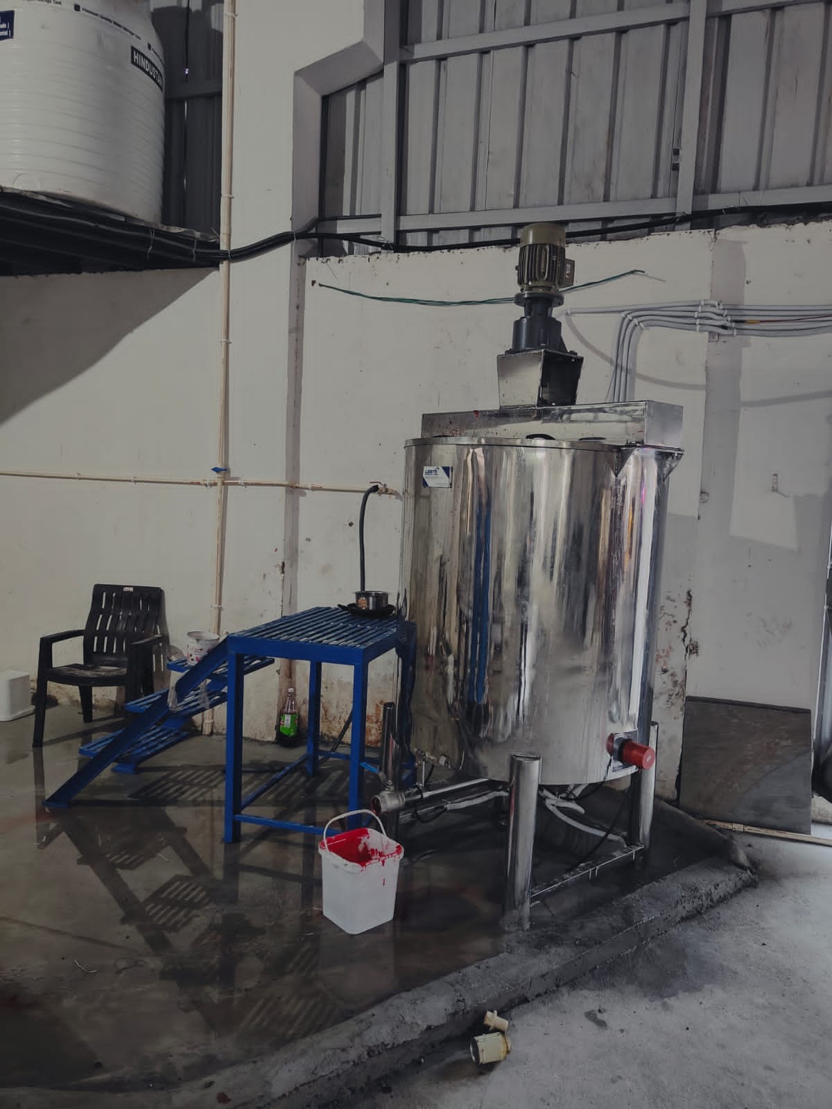Laxmi Engineering Chocolate Holding and Melting Tank